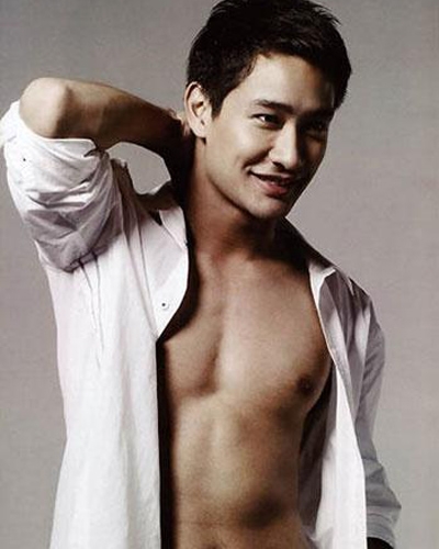 ป้อง ณวัฒน์  