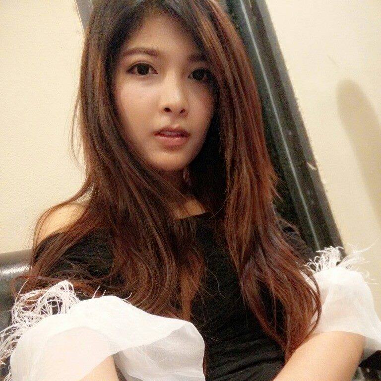 น้องม็อบ