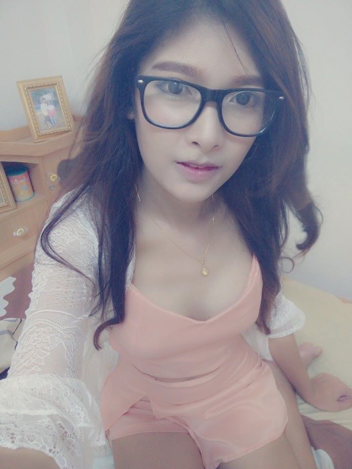 น้องม็อบ