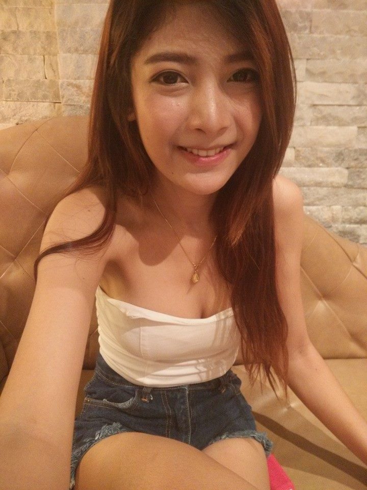 น้องม็อบ