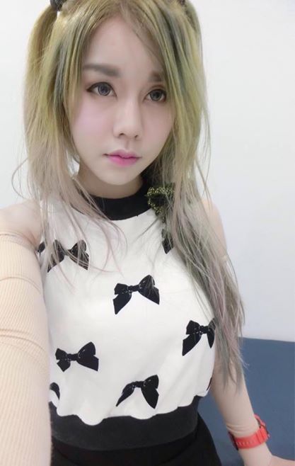 น้องติ้ง แม่ค้าไก่ย่าง