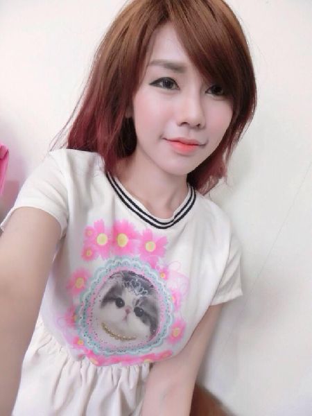 น้องติ้ง แม่ค้าไก่ย่าง