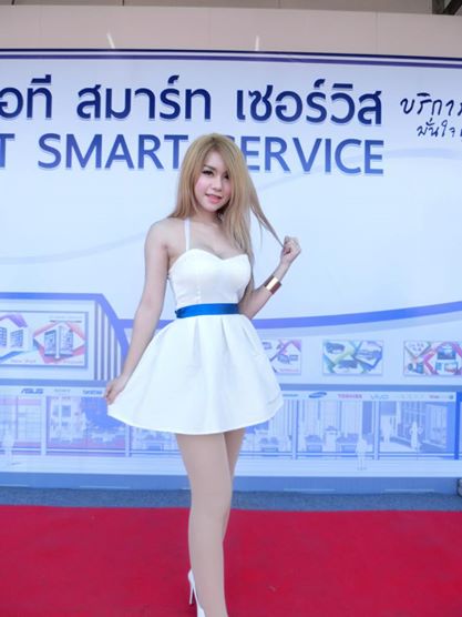 น้องติ้ง แม่ค้าไก่ย่าง