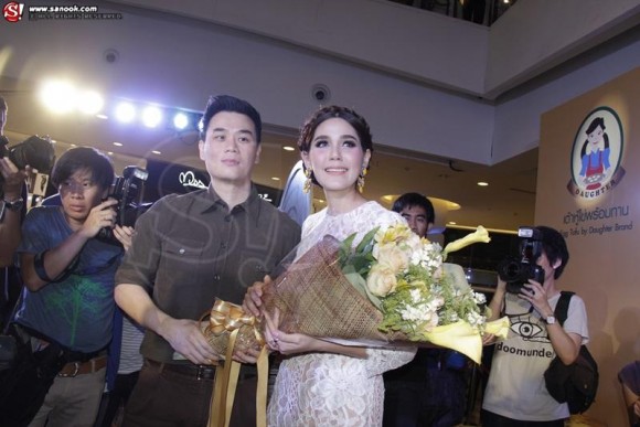 น็อต วิศรุต และ ชมพู่ อารยา