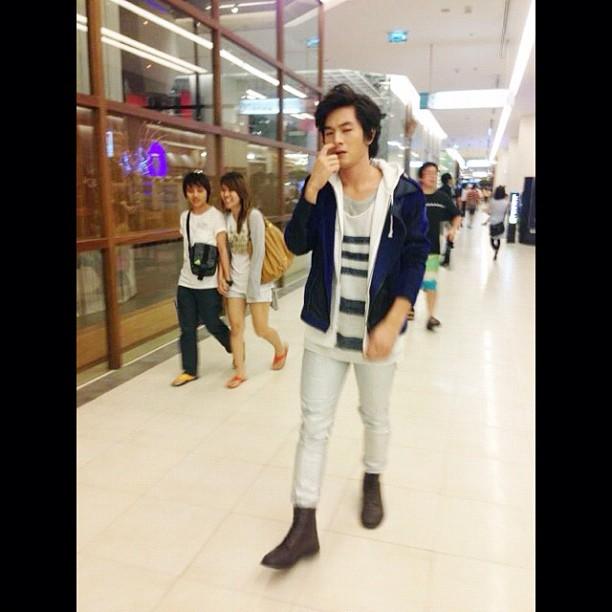 โทนี่ รากแก่น