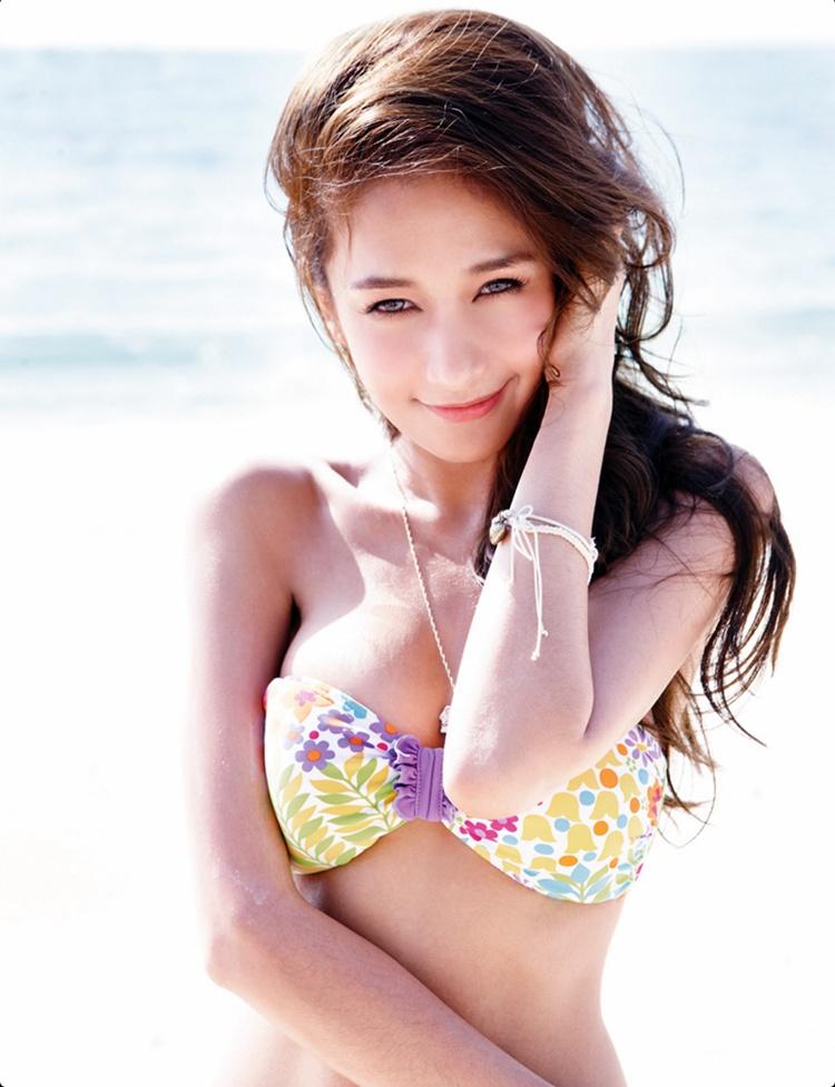 เนย โชติกา