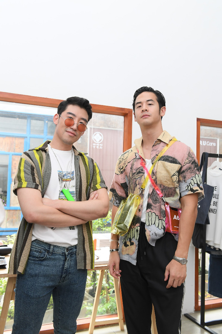  B STORE