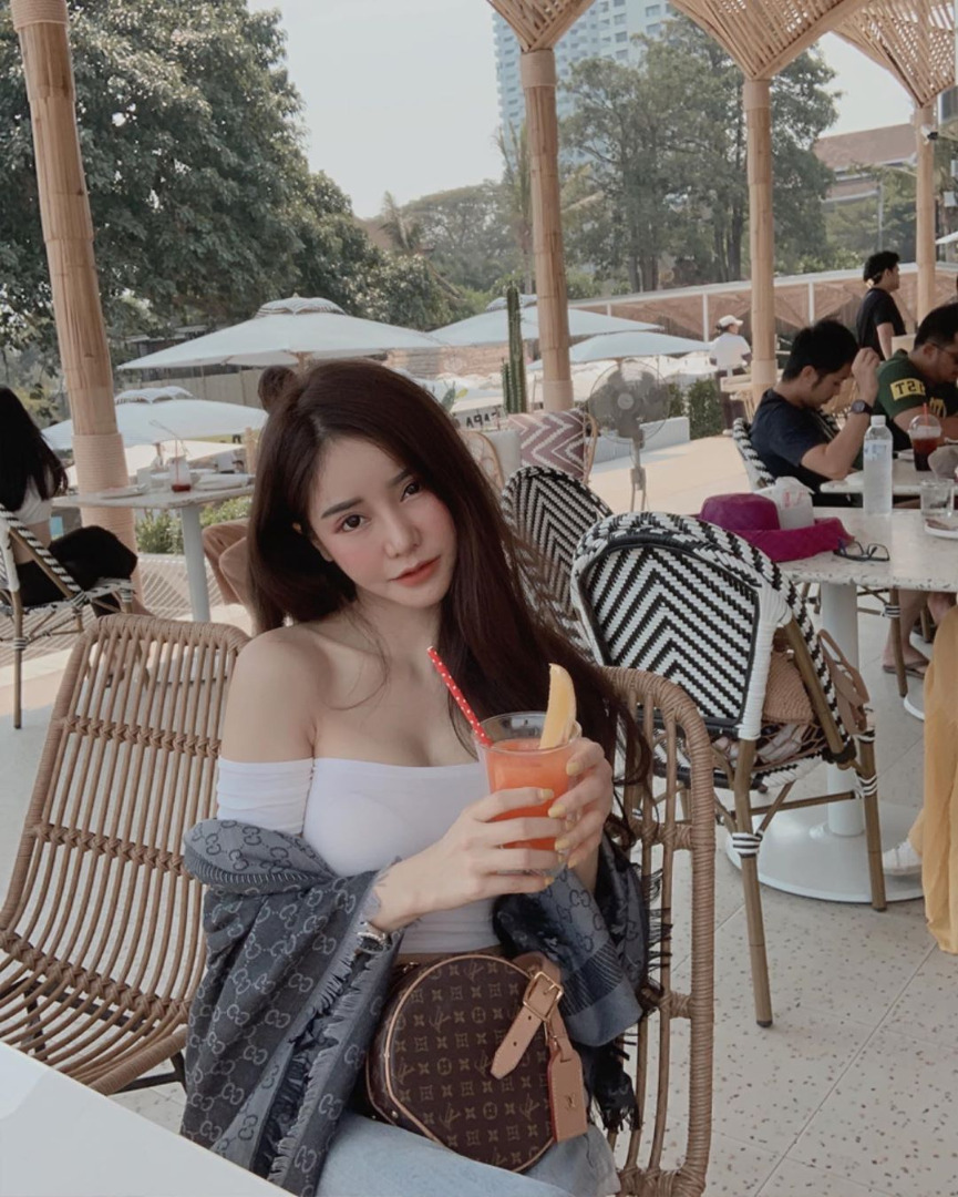 บลู จิรารัตน์