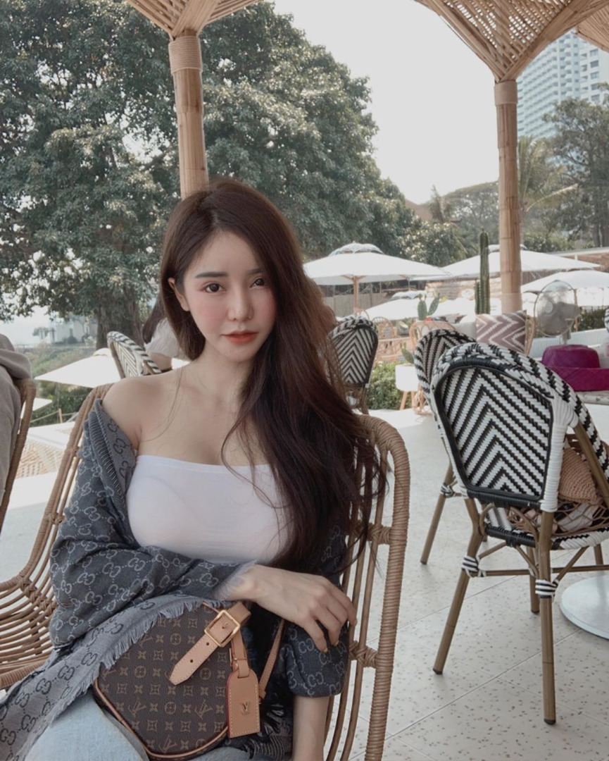 บลู จิรารัตน์