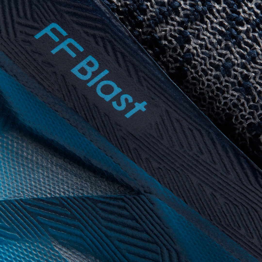 ASICS NOVABLAST Pixel Noise Pack