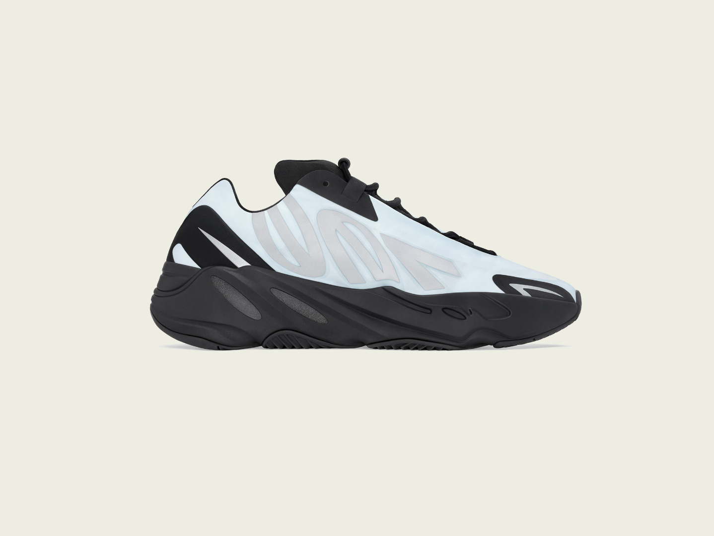 YEEZY BOOST 700 MNVN BLUE TINT