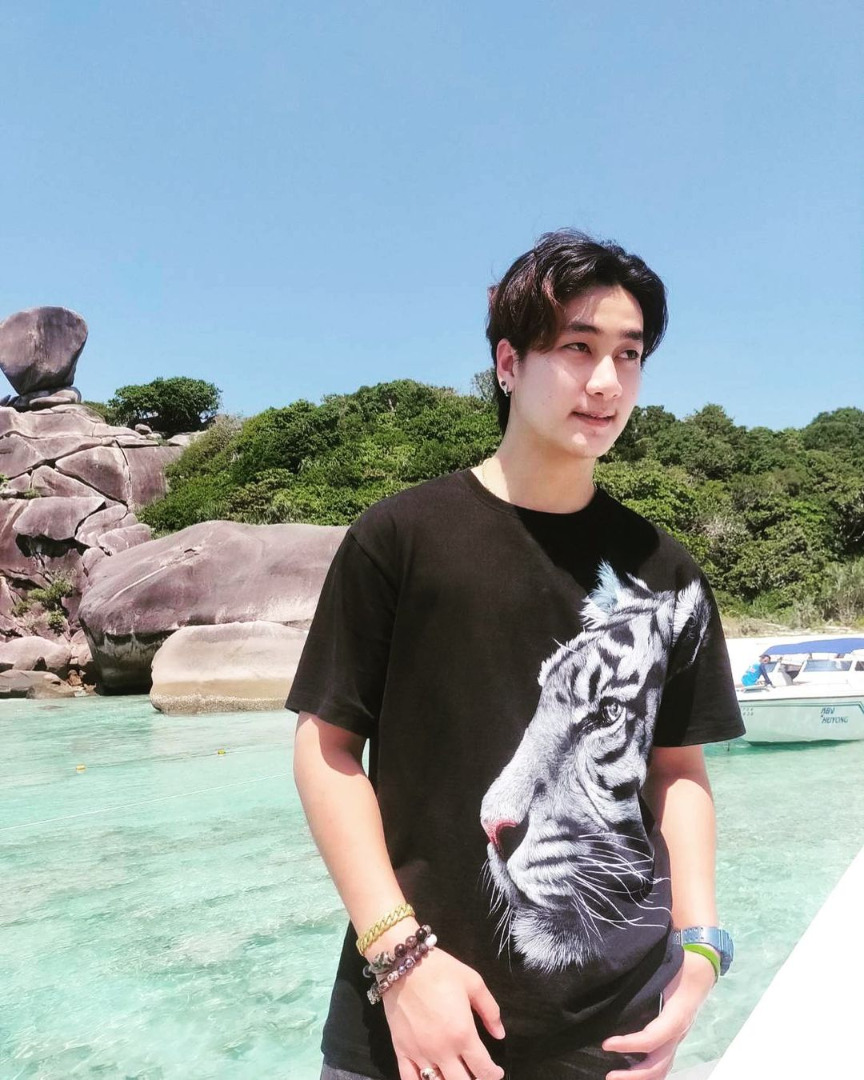 ฟร้อง ศุภกิจ