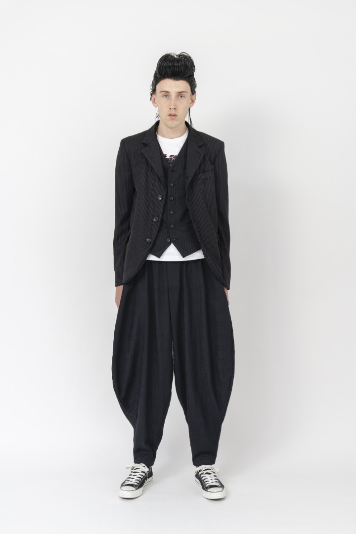 COMME des GARCONS BLACK 