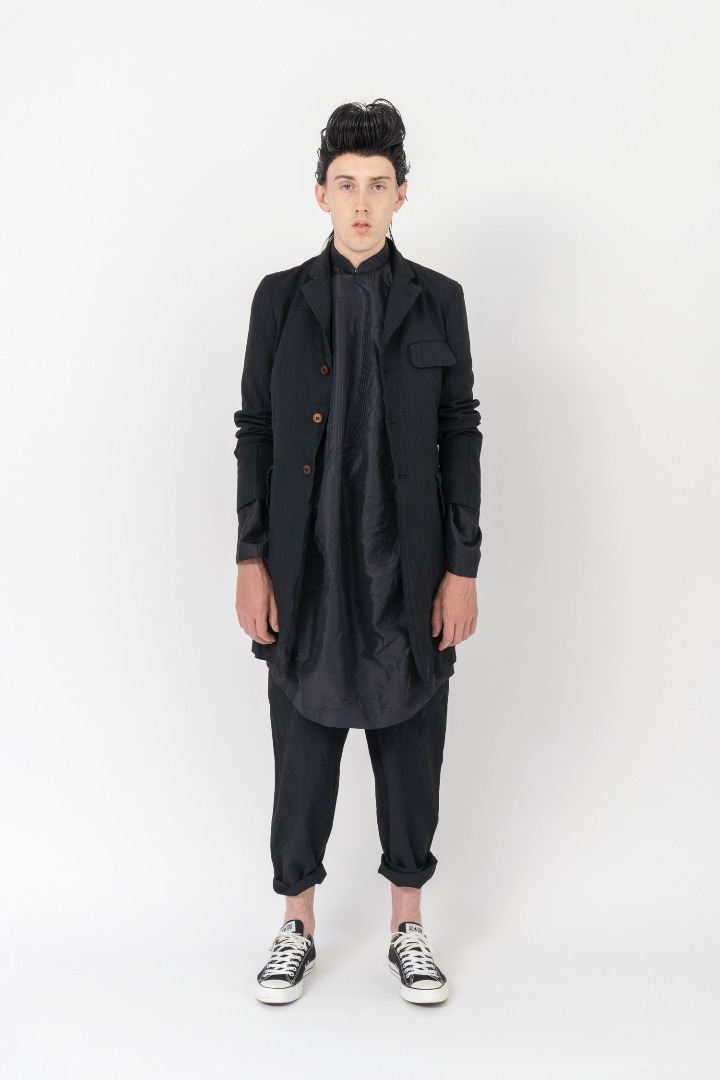 COMME des GARCONS BLACK 