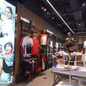 ASICS Store แฟชั่นไอส์แลนด์