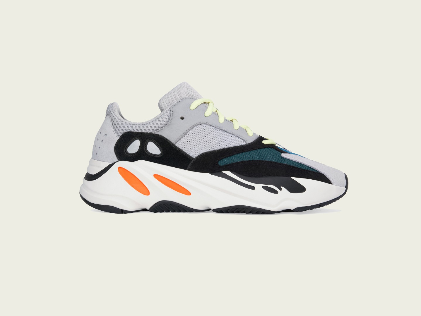 YEEZY BOOST 700 MGH SOLID GREY/CHALK WHITE/CORE BLACK