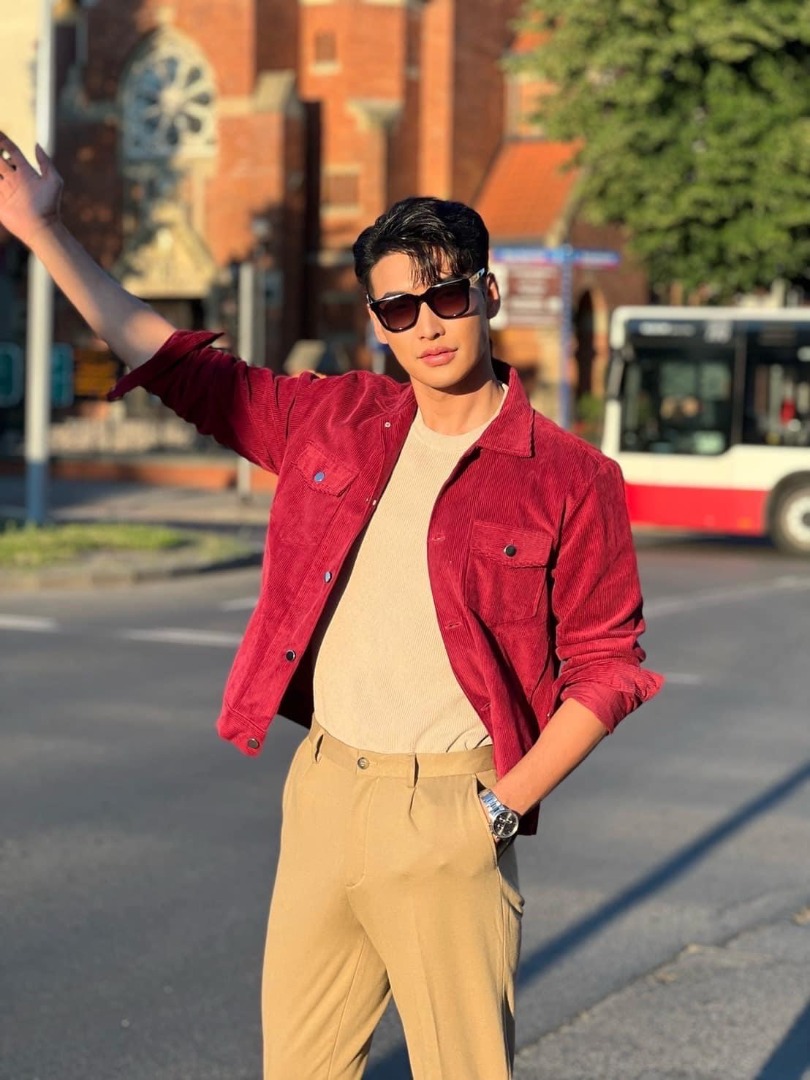 โยโย่ ธีนฤปกร ม่วงไม้