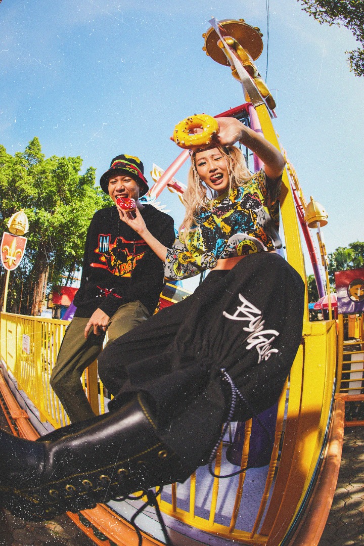 RETRO HYPE 90s COLLECTION