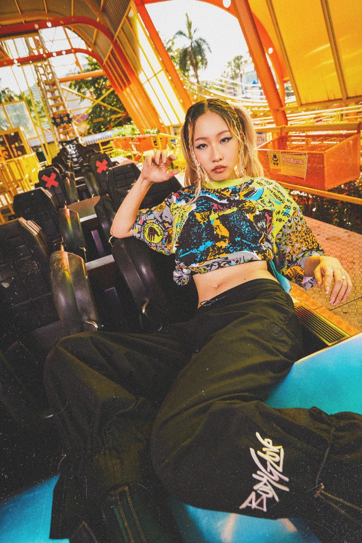 RETRO HYPE 90s COLLECTION