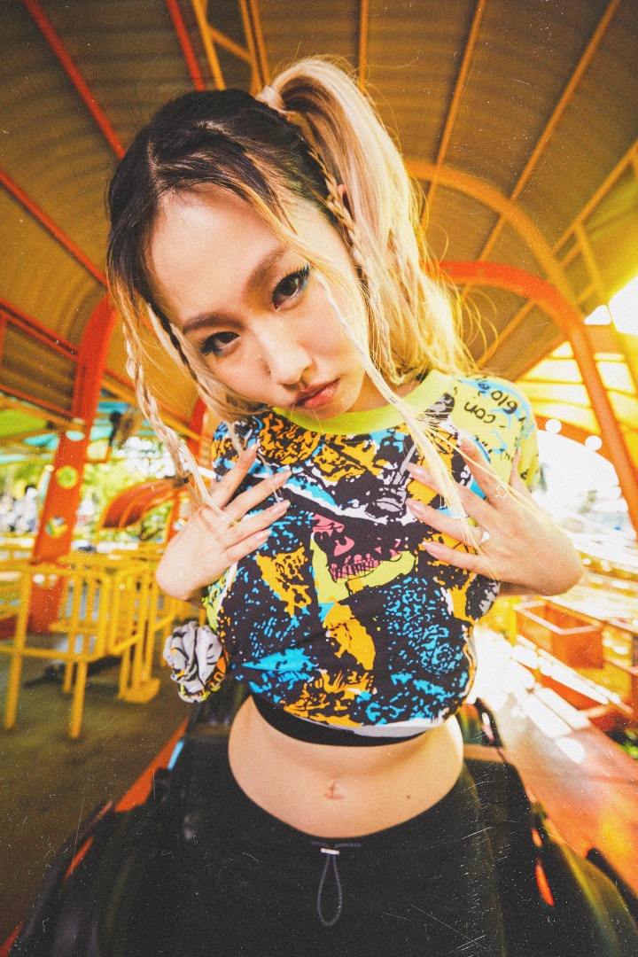 RETRO HYPE 90s COLLECTION