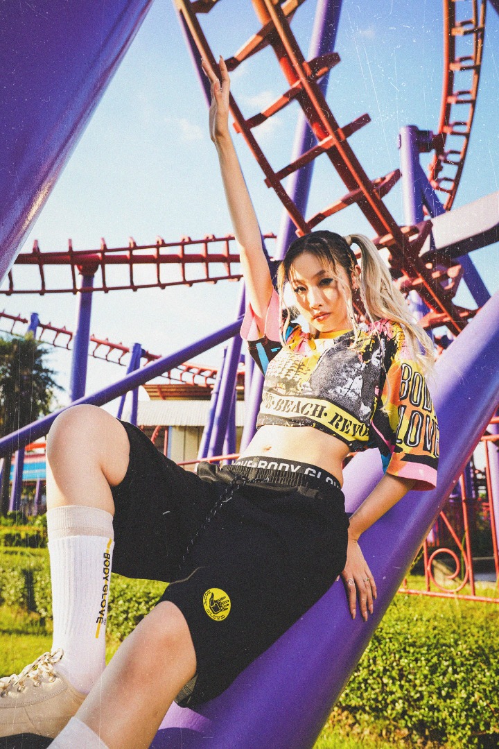 RETRO HYPE 90s COLLECTION