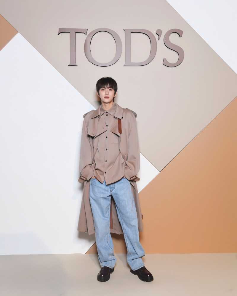 "มิว-ตุน" ชมแฟชันโชว์ TOD'S คอลเลกชัน Spring / Summer 2025