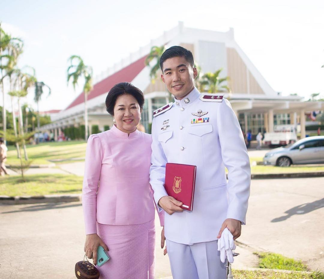 พงศกร ขวัญเมือง