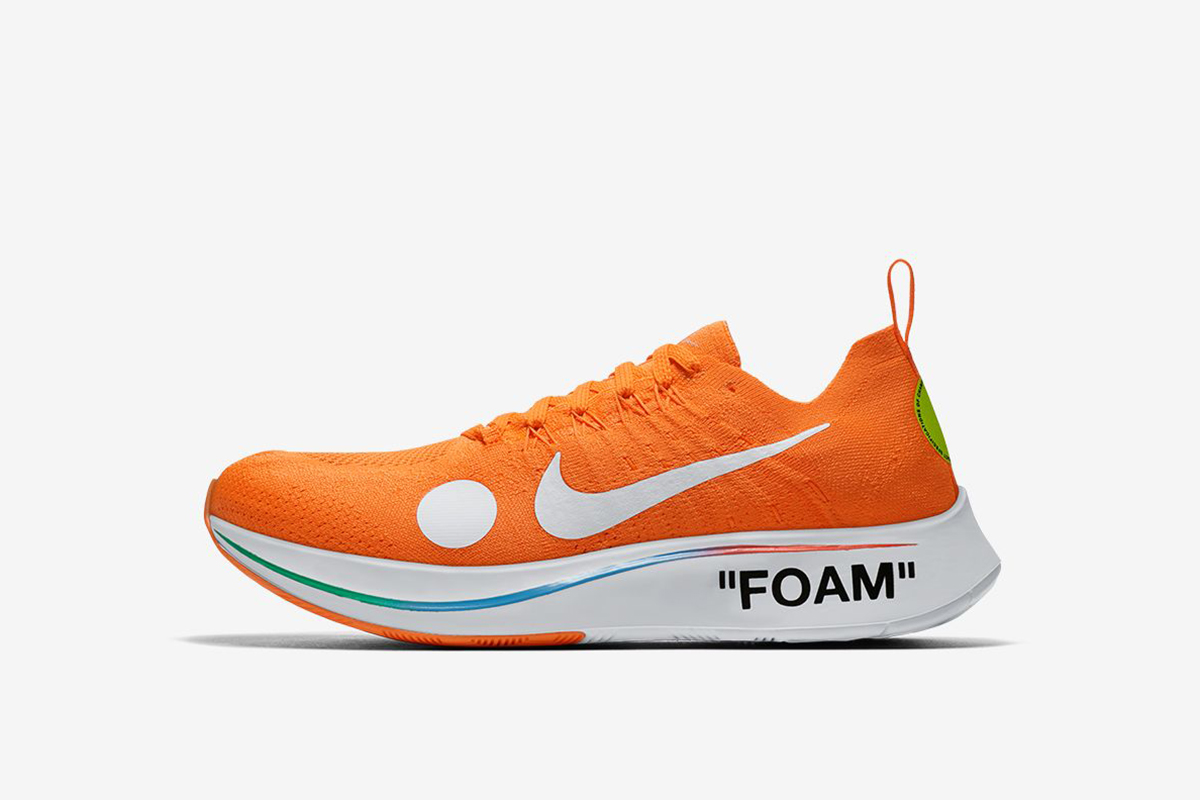 Nike Zoom Fly ในสไตล์รองเท้าฟุตบอล