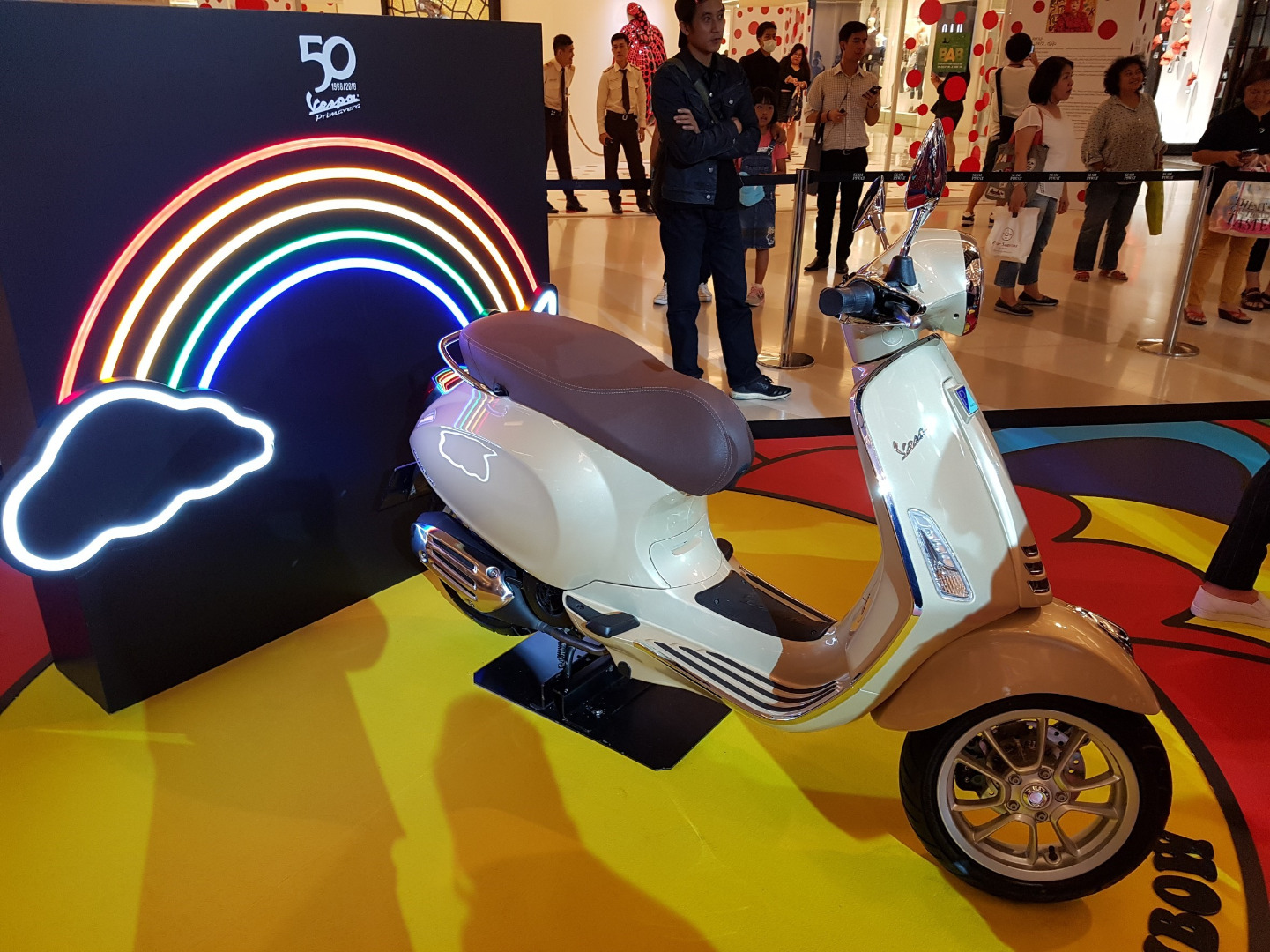 Vespa Primavera Wonderland