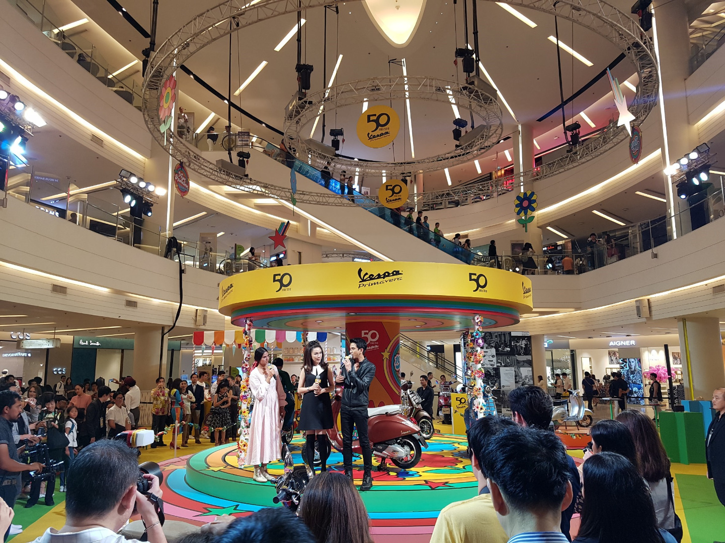 Vespa Primavera Wonderland