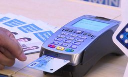 "คลัง" ดึงร้านรถเข็น - แผงลอยติดเครื่องรูดบัตร