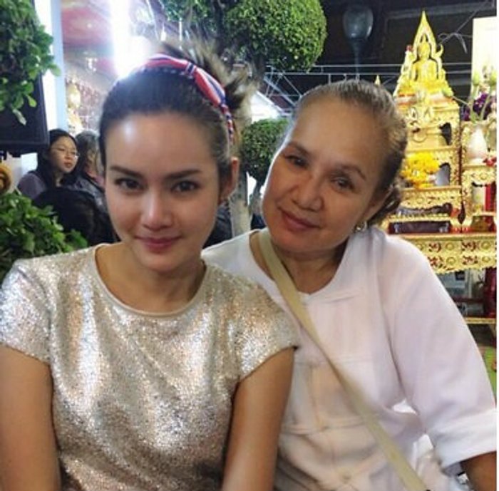 'ญาญ่า ญิ๋ง'โพสต์igขายเสื้อช่วยชาวนาเดือดร้อน