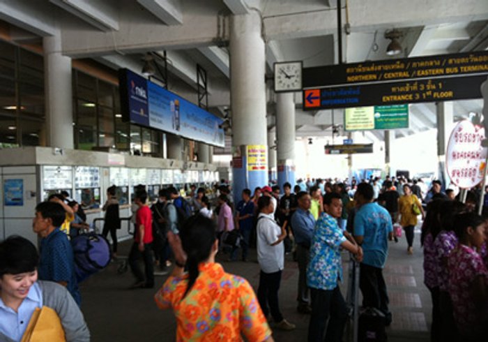 หมอชิต ช่วงเย็นเดินทางอีก 2 หมื่นคน