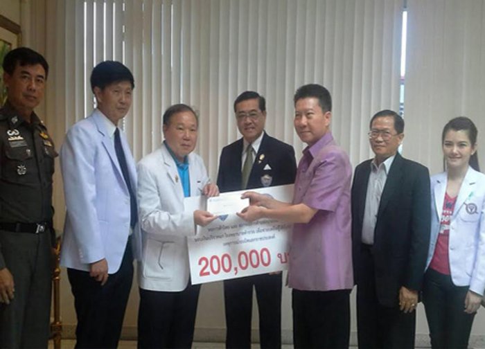 หอการค้ามอบเงินช่วยเหยื่อบึ้มราชประสงค์