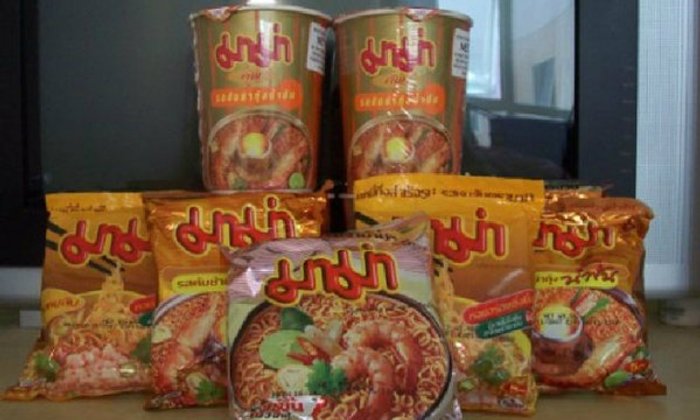 เศรษฐกิจ สุดฝืด! ′มาม่า′ ทุ่มงบตลาด แจกทอง-รถ ดึง ′อั้ม′ ช่วยขาย