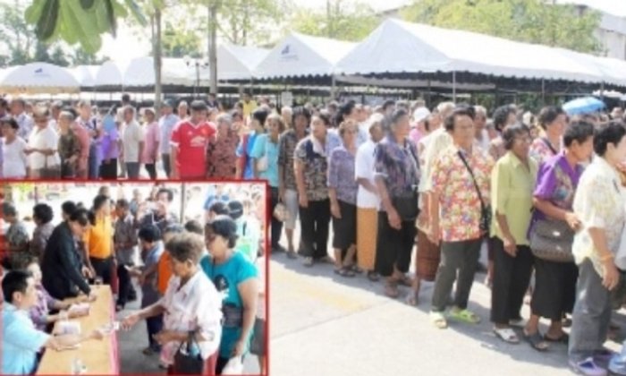 เศรษฐินีชื่อดังแจกเงินผู้สูงอายุ 6พันคน กว่า2ล้านบาท