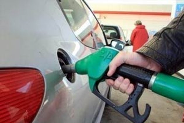 ราคาน้ำมันทะยานขึ้นเหนือ 77 ดอลลาร์ในตลาดเอเชีย