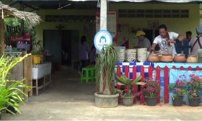 สวนกระแส ! “ลองแล” ก๋วยเตี๋ยวยุคข้าวยากหมากแพง ชามละ 10 บาท
