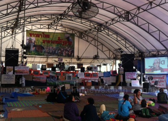 ชาวนาอุบแผนไล่รบ.โยนหลวงปู่ดูเมินถกกิตติรัตน์