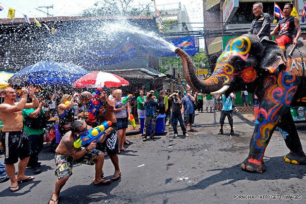 ค่าครองชีพ-การเมือง ฉุดเม็ดเงินจับจ่ายสงกรานต์หดตัว 13.7%