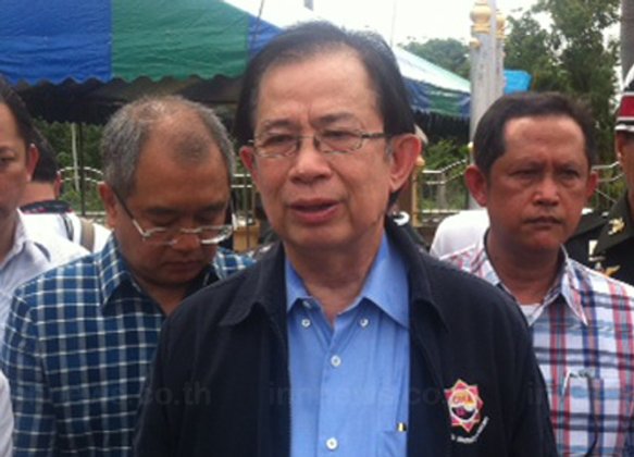 ยรรยงลงพื้นที่สุพรรณดูโครงการจำนำข้าวเปลือก