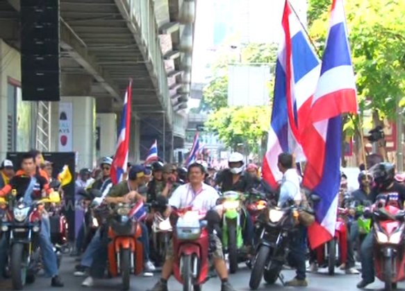 ม็อบใหญ่กปปส.-นปช.ตัวกำหนดทิศทางการเมืองไทย
