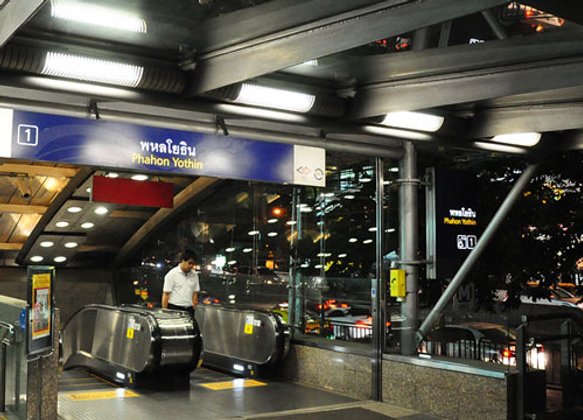 คสช.สั่งชะลอการขึ้นค่าโดยสารรถไฟฟ้าใต้ดิน3ด.