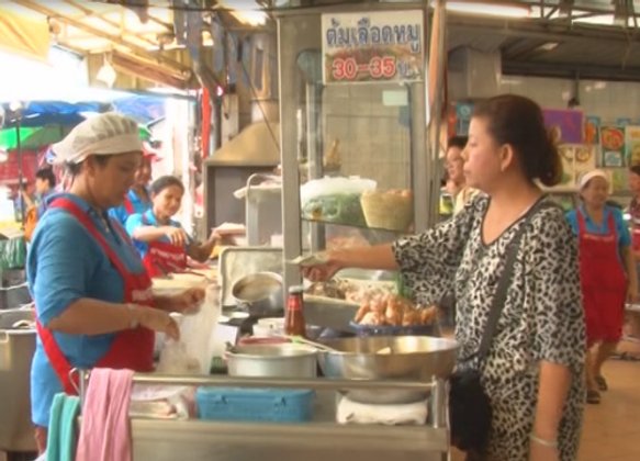 ร้านข้าวแกง ชม คสช. แก้ปัญหาค่าครองชีพ