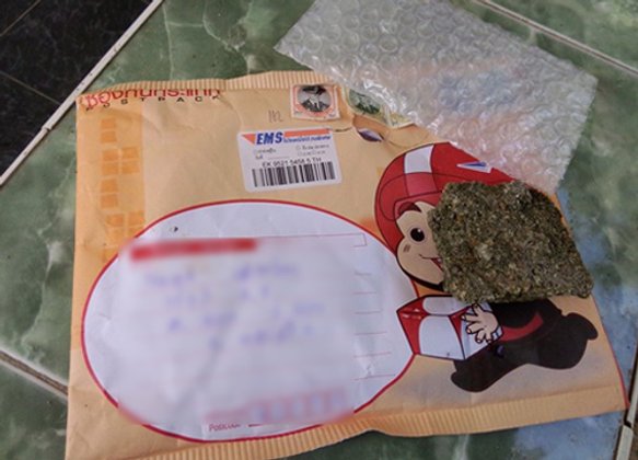 ไปรษณีย์ไทยเร่งตรวจสอบไอโฟนกลายเป็นหิน