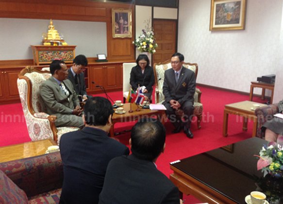 ปลัดแรงงานต้อนรับทูตพม่าถกแก้ปัญหาแรงงาน