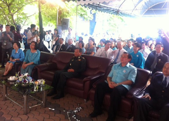 ฉัตรชัย เปิดตัวร้านอาหารหนูณิชย์ พาชิม