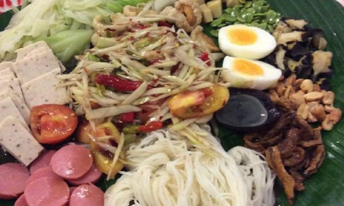 รู้จักกับร้าน "ซะ แซ่บเวอร์" ต้นตำรับ "ตำถาด" เจ้าแรกของประเทศไทย