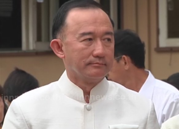 ปนัดดานำเจริญพระพุทธมนต์ถวายในหลวง-ราชินี
