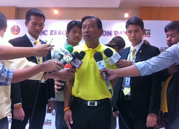 รมว.พณ.นำข้าราชการแสดงพลังต้านคอร์รัปชั่น